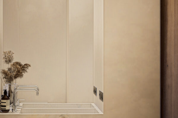 COMPACT - 24 - GUEST TOILET